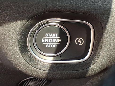 Certified 2025 Mercedes-Benz GLE 350 4MATIC image 19
