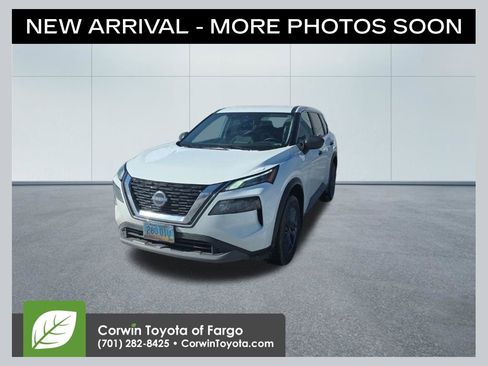 Used 2022 Nissan Rogue S image 1