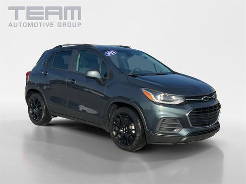 Used 2022 Chevrolet Trax LT w/ Sport Edition image 1