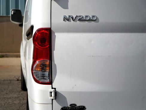 Used 2020 Nissan NV200 SV w/ Sliding Glass Door Package image 16