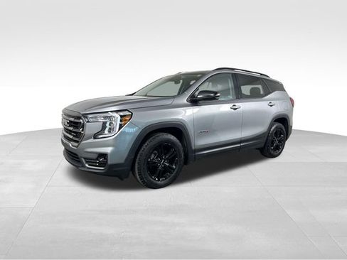 Used 2023 GMC Terrain AT4 image 2