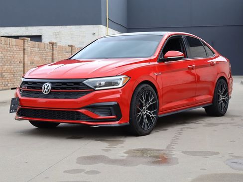 Used 2021 Volkswagen Jetta GLI Autobahn FWD image 2