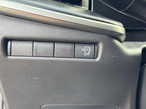 Used 2025 Nissan Kicks S image 28