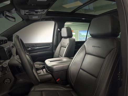 Used 2023 GMC Yukon XL Denali AWD/4WD image 15