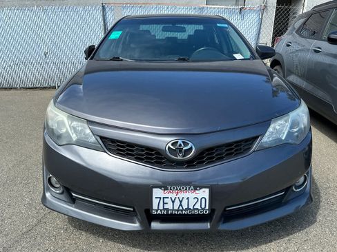 Used 2014 Toyota Camry SE FWD image 2