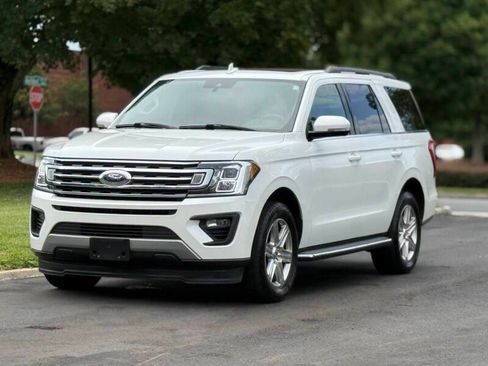 Used 2020 Ford Expedition XLT w/ Equipment Group 202A RWD image 2