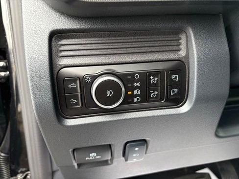 Used 2025 Ford F250 Platinum w/ Tremor Off-Road Package image 22