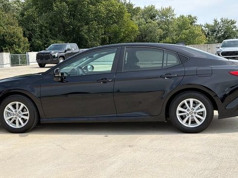 Used 2025 Toyota Camry LE w/ Convenience Package FWD image 3