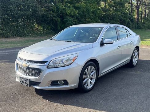 Used 2016 Chevrolet Malibu LTZ FWD image 4