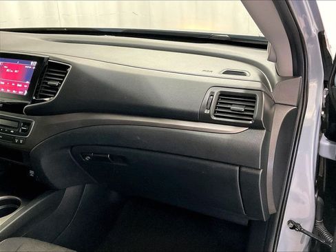 Used 2023 Honda Ridgeline Sport image 13