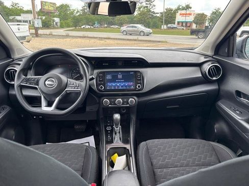 Used 2024 Nissan Kicks SV w/ Interior Electronics Package FWD image 9