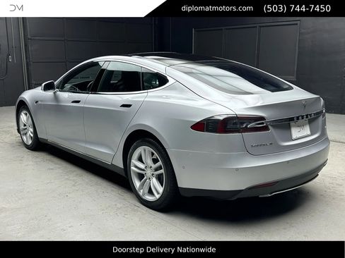 Used 2015 Tesla Model S 90D image 5