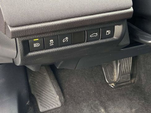 Used 2025 Toyota Camry LE image 19