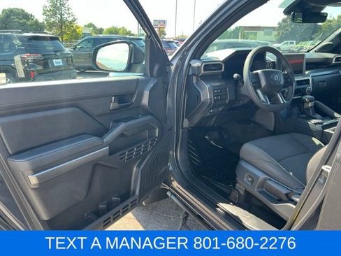 Used 2025 Toyota Tacoma SR5 AWD/4WD image 17
