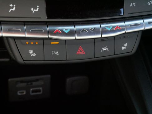 Certified 2023 Cadillac XT4 Sport w/ Cold Weather Package image 27