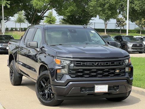 Used 2023 Chevrolet Silverado 1500 Custom RWD image 2
