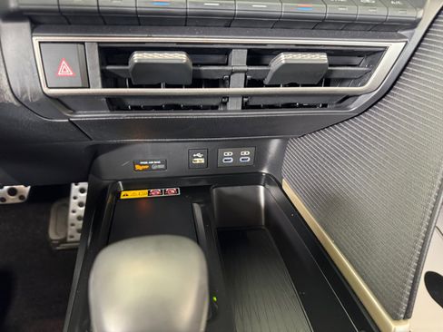 Certified 2025 Toyota Camry SE image 12