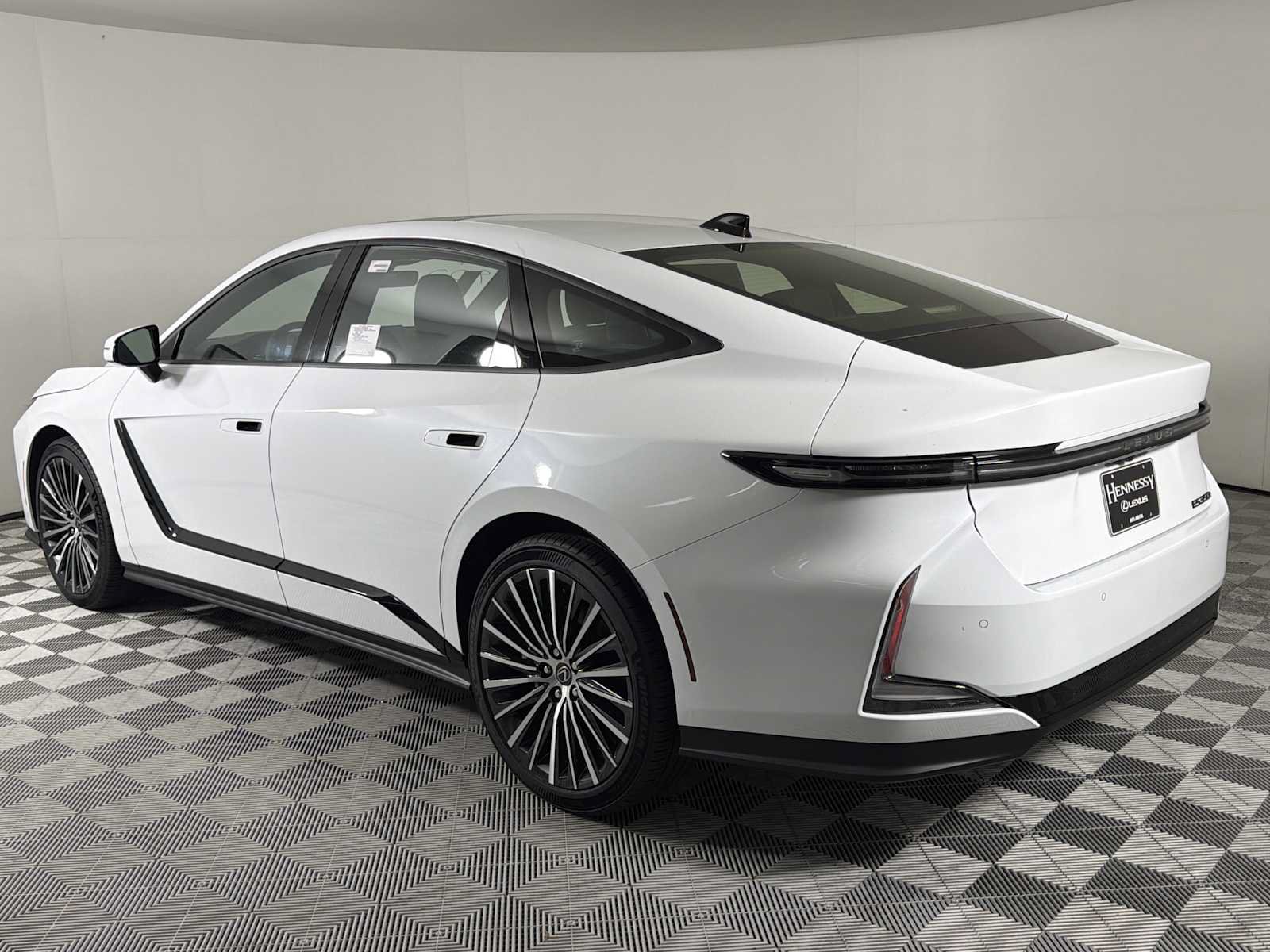 New 2026 Lexus ES 350e w/ Convenience Package FWD image 3