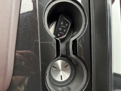 Used 2022 Cadillac Escalade Premium Luxury Platinum image 38