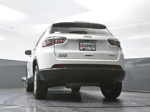 Used 2024 Jeep Compass Latitude AWD/4WD image 56