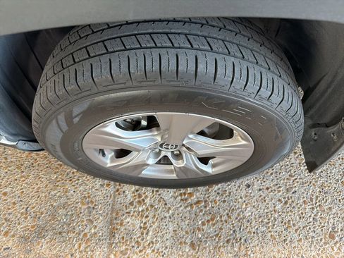 Used 2023 Toyota RAV4 XLE w/ Convenience Package image 2