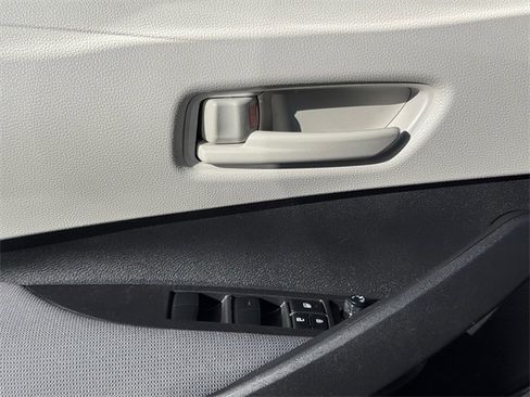 Used 2022 Toyota Corolla LE image 21