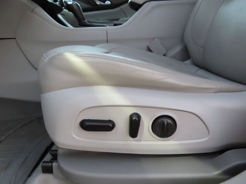 Used 2017 GMC Acadia SLT image 8