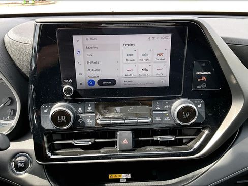 Used 2023 Toyota Highlander XLE FWD image 36