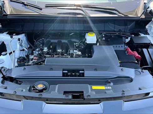 New 2026 Nissan Pathfinder SL FWD image 12