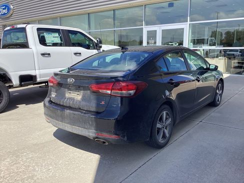 Used 2018 Kia Forte S FWD image 2
