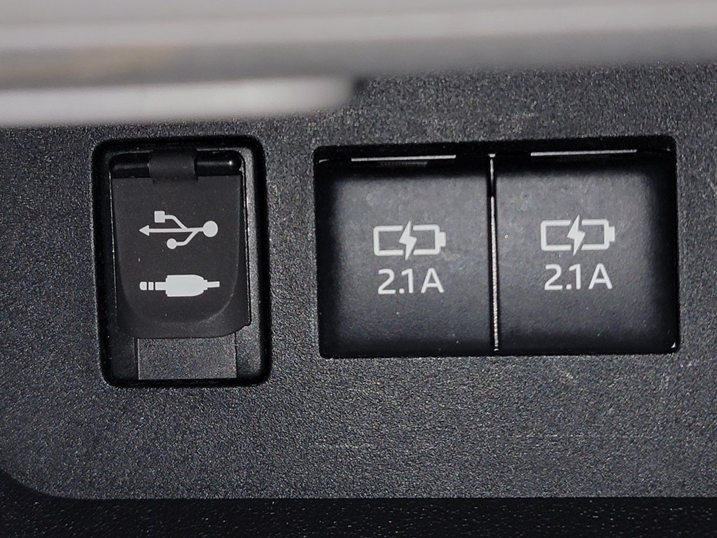 Used 2018 Toyota Highlander XLE AWD/4WD image 25
