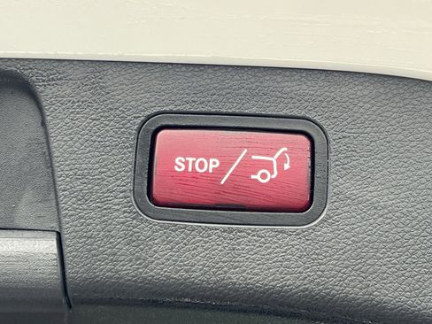 Used 2020 Mercedes-Benz GLA 250 4MATIC image 25