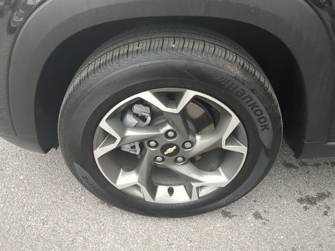 Used 2025 Chevrolet Trax LT w/ Driver Confidence Package image 30