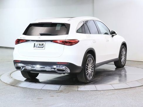 Certified 2025 Mercedes-Benz GLC 300 4MATIC image 11