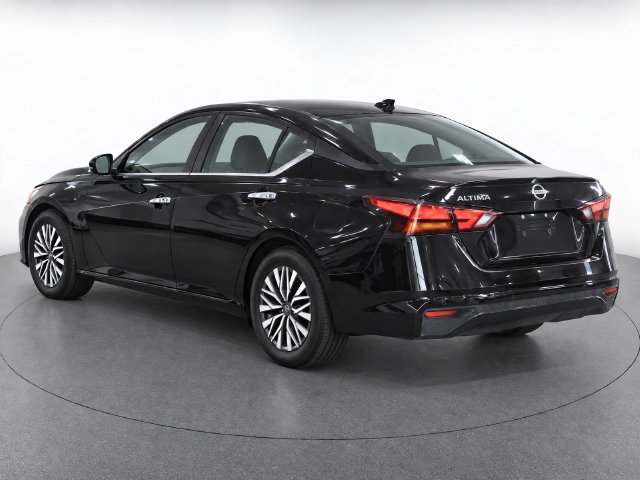 Used 2025 Nissan Altima 2.5 SV FWD image 7