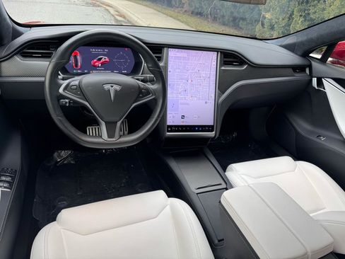 Used 2019 Tesla Model S Performance image 8