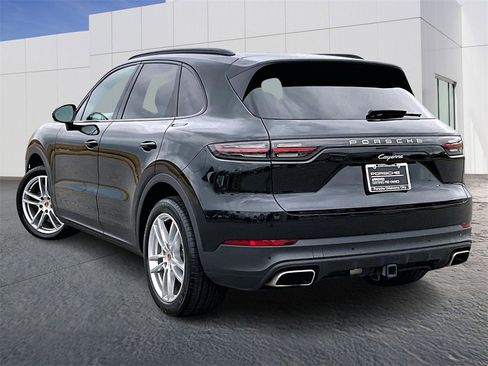Used 2023 Porsche Cayenne image 3