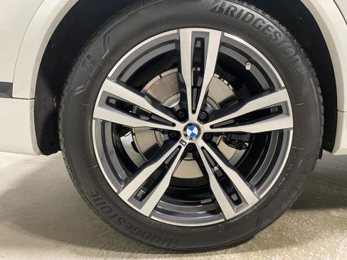 Used 2025 BMW X7 xDrive40i w/ M Sport Package image 28
