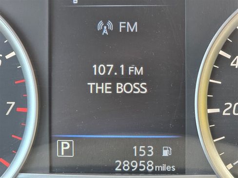 Used 2019 Nissan Sentra SV FWD image 5