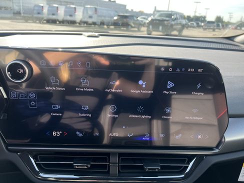 New 2026 Chevrolet Equinox EV RS image 7