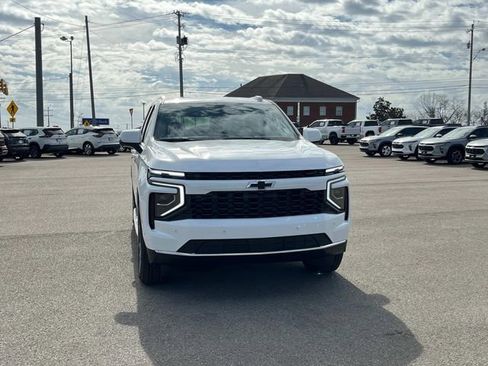 New 2026 Chevrolet Suburban LS RWD image 10