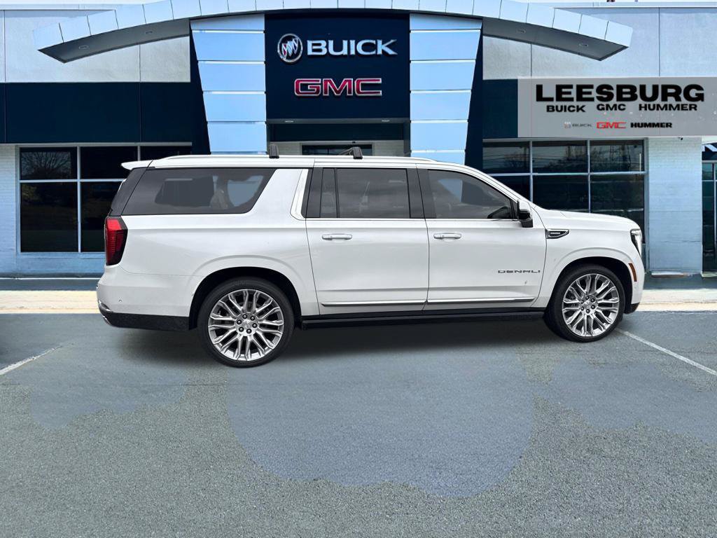 Used 2025 GMC Yukon XL Denali w/ Denali Reserve Package AWD/4WD image 8