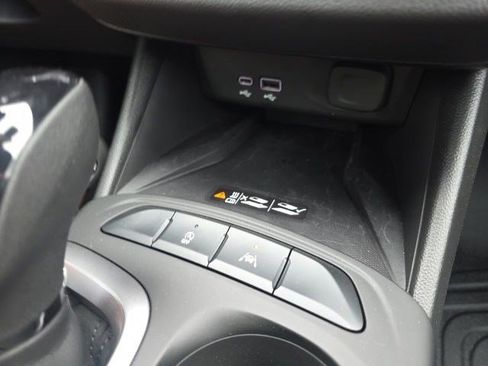Used 2025 Buick Envista Preferred w/ Convenience I Package FWD image 23