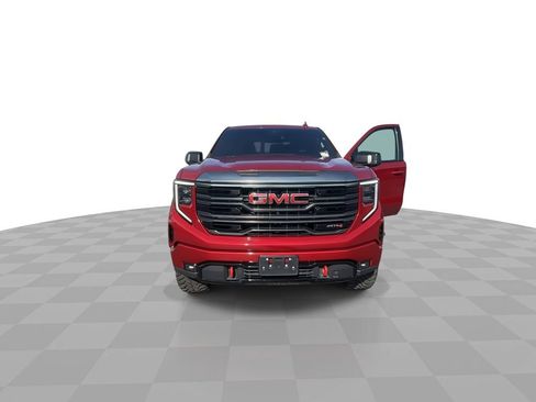 Used 2022 GMC Sierra 1500 AT4 w/ AT4 Preferred Package AWD/4WD image 3
