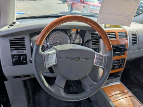 Used 2007 Chrysler Aspen Limited w/ Trailer Tow Group image 13