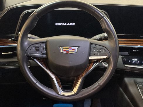 Used 2022 Cadillac Escalade Premium Luxury AWD/4WD image 11