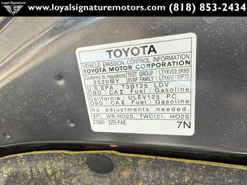 Used 2020 Toyota C-HR XLE FWD image 32