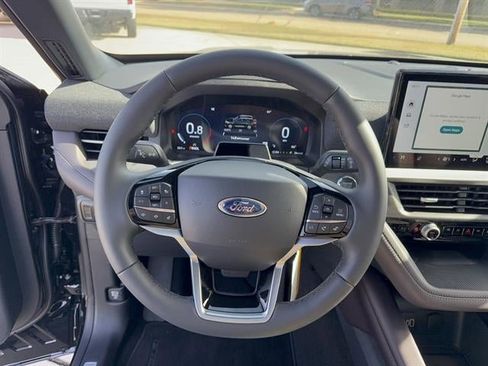 New 2026 Ford Explorer Platinum image 13