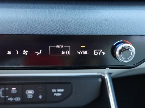 New 2026 Kia Carnival EX FWD image 32