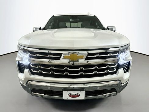 Used 2023 Chevrolet Silverado 1500 LTZ w/ LTZ Convenience Package II RWD image 2